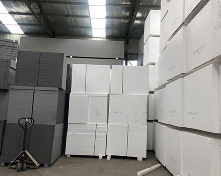 山西興富利偉業(yè)：石墨聚苯板施工中需要注意哪些問題？